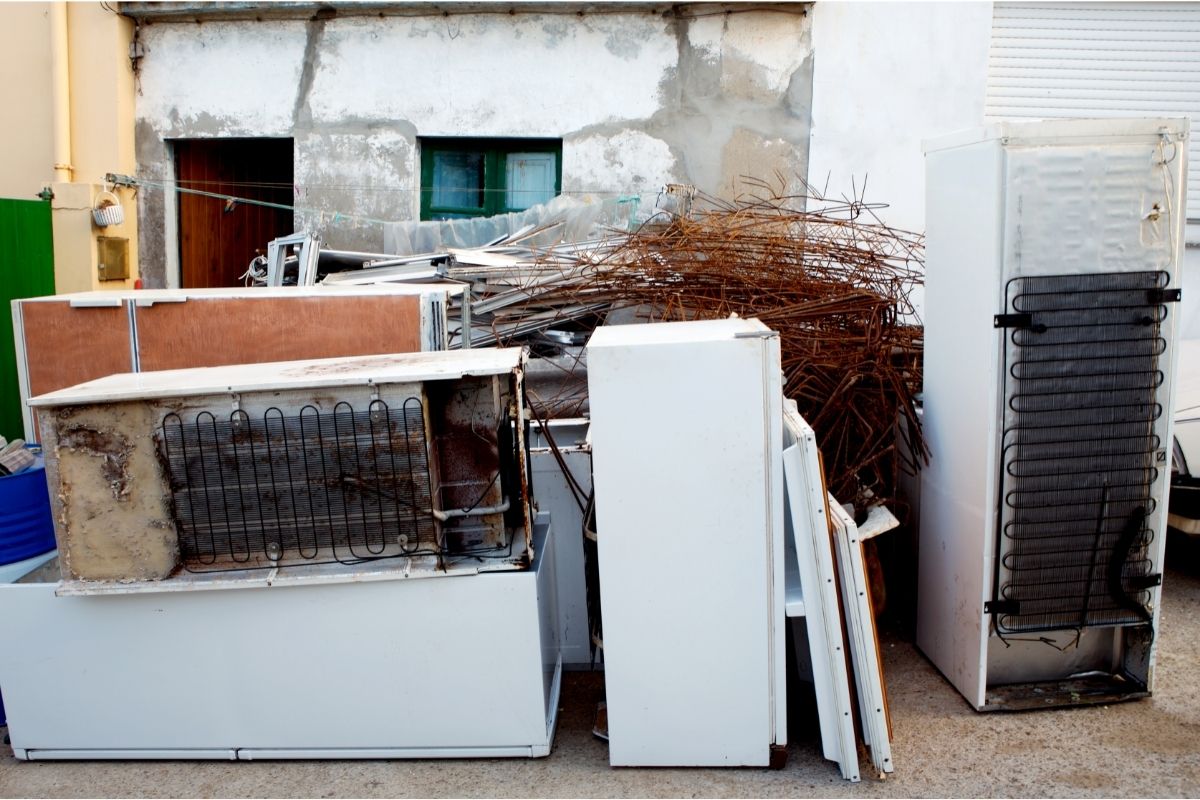 Old-Appliances-Dumpster-Rental-Fort-Myers-Beach-FL.